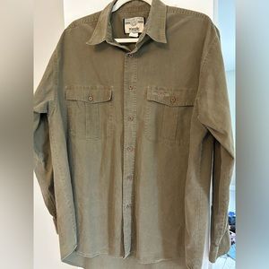 Wrangler Olive Green Men’s Button Down. Sz Large.